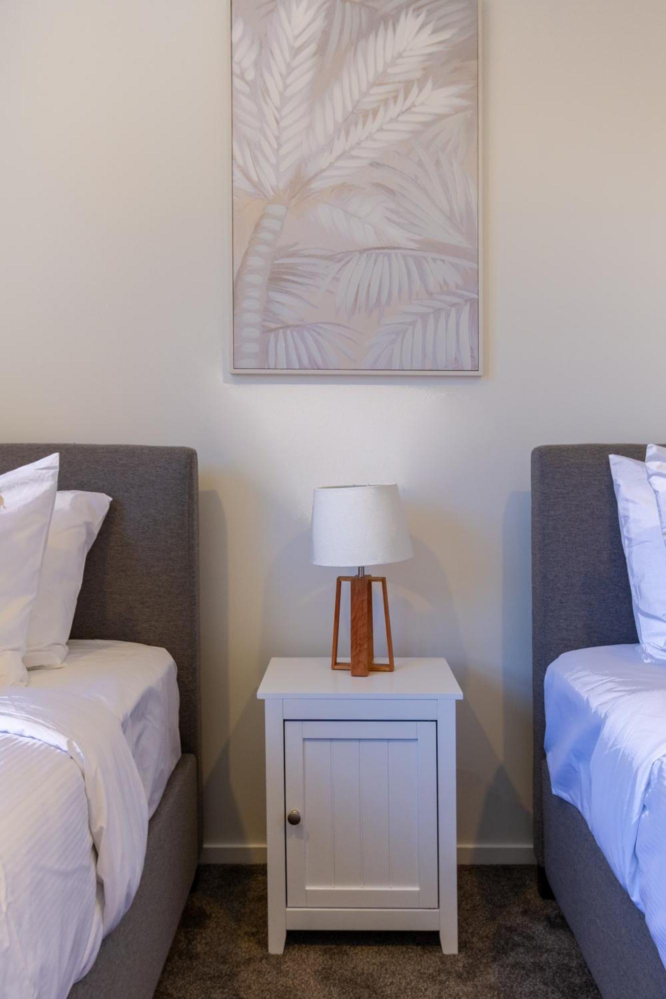 Appartement Chic 2-Bed Gem: Trust Arena Proximity - West Akl à Auckland Extérieur photo